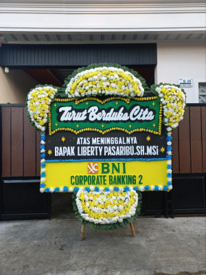 Papan Bunga Duka di Tanjung Palas Utara