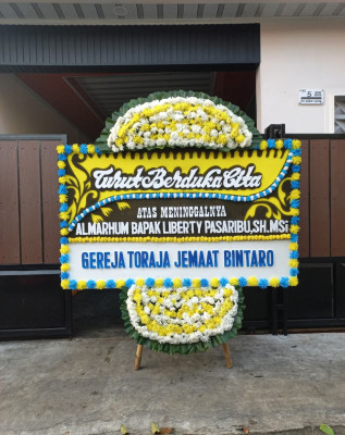 Papan Bunga Duka di Tanjung Palas Utara