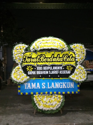Papan Bunga Duka di Tanjung Palas Utara